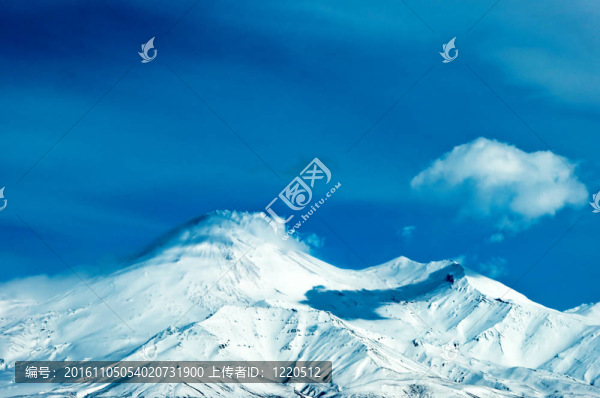 美麗的冬天的火山