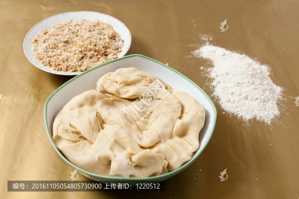 面團和烤堅果
