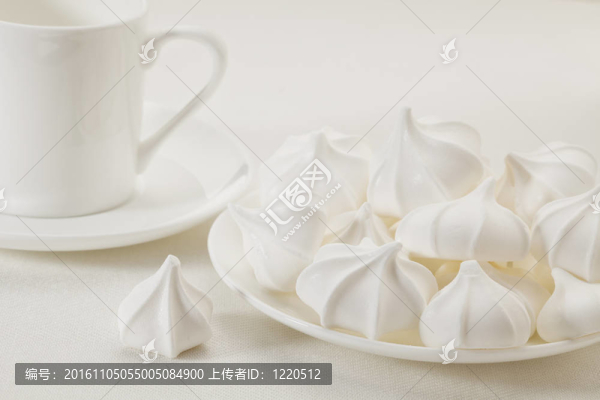 酥皮點(diǎn)心和咖啡