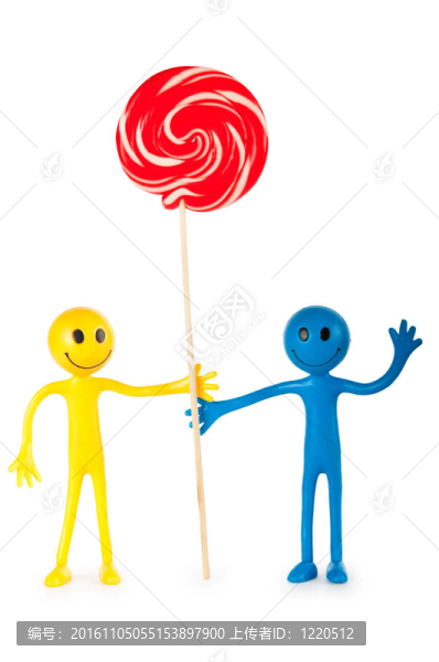 拿著五顏六色的棒棒糖，孤立在白色的笑臉