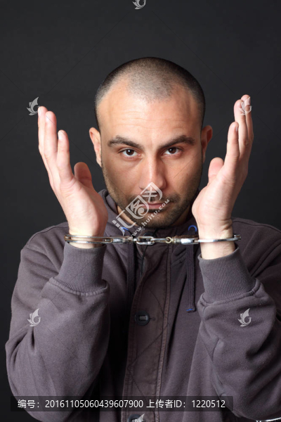 逮捕