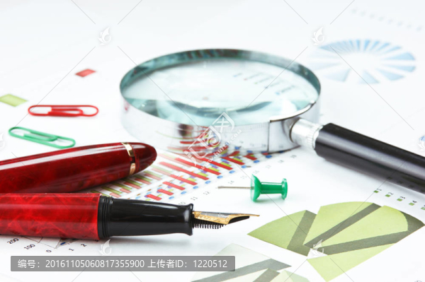 放大鏡和工作紙