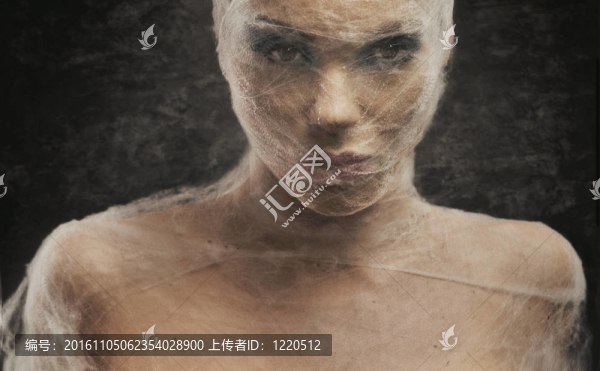 一個(gè)年輕婦女在繃帶上的美術(shù)肖像
