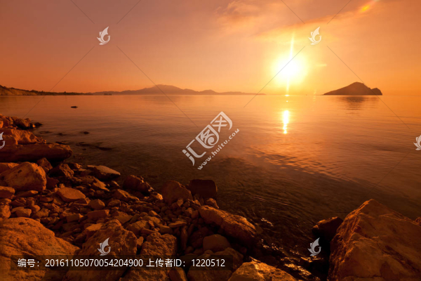 海上日出