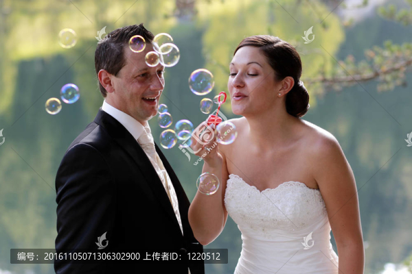 新婚夫婦
