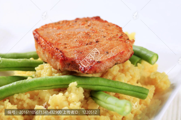 腌豬肉小米和綠豆