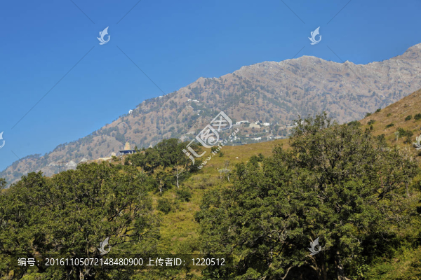 從Viashno,Devi,Trikuta山州的直升機場