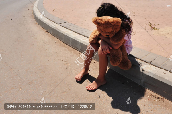 少女遭受家庭暴力