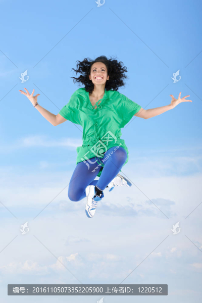 跳躍的女舞者
