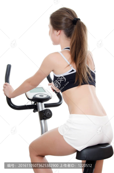 女孩是從事一個(gè)velosimulator