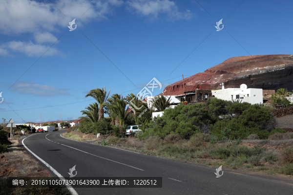 在加那利群島的蘭薩羅特島鄉(xiāng)村公路；西班牙