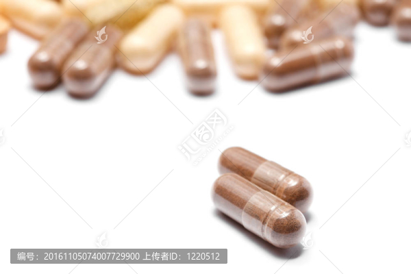 藥丸堆成一堆