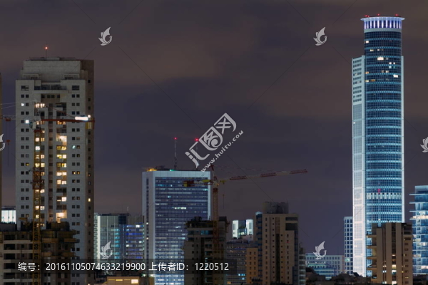 甘市的晚上。
