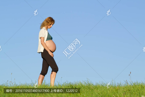 草原孕婦