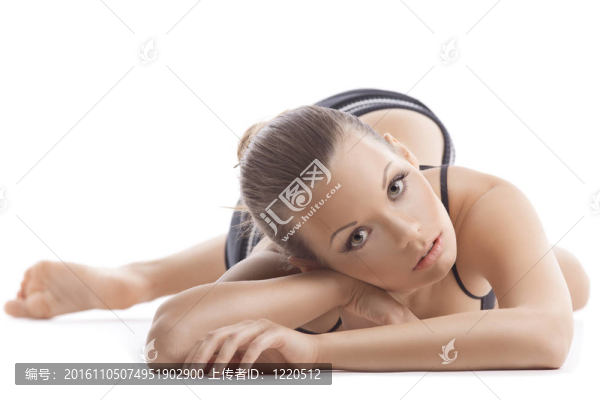 年輕女子肖像，放松后的健身計劃