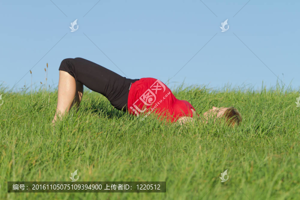 草原孕婦