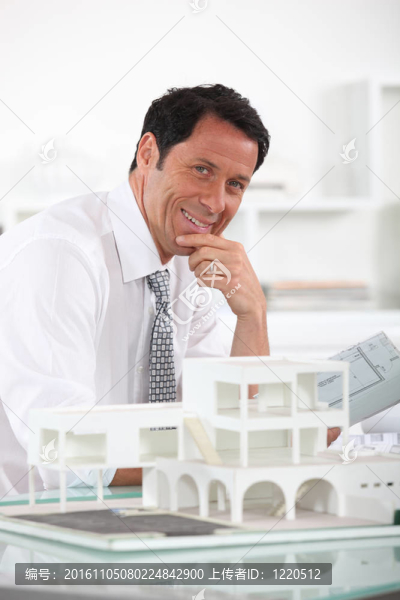 有信心的辦公室建筑師