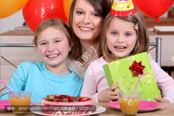 生日派對上的孩子們