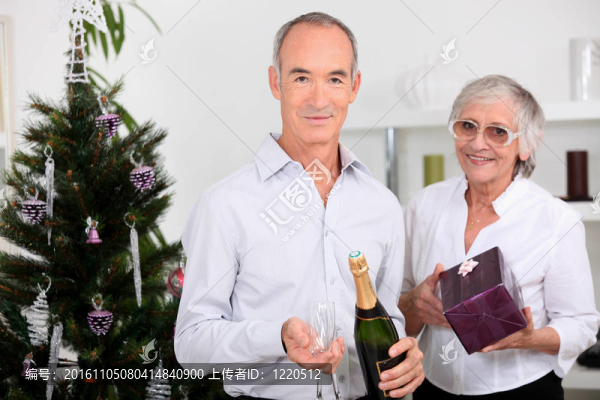 圣誕老人一起慶祝