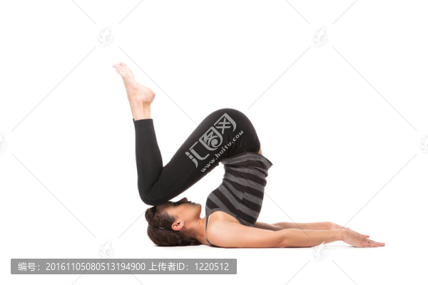 女人練瑜伽