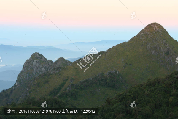 對DOI鑾清道日出。