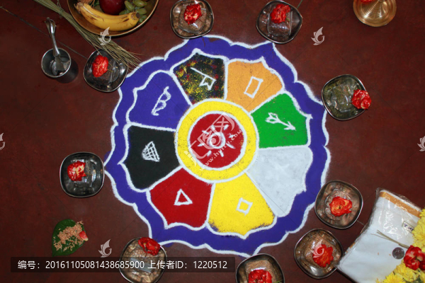 豐富多彩的Rangoli藝術(shù)；印度教的禮拜用品；花