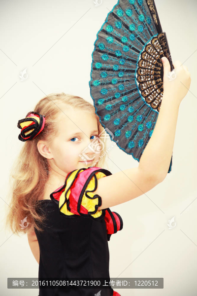 帶扇子的舞女