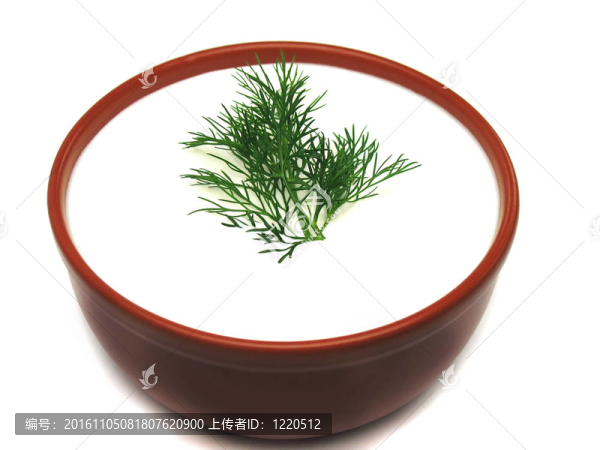 酸奶油和蒔蘿