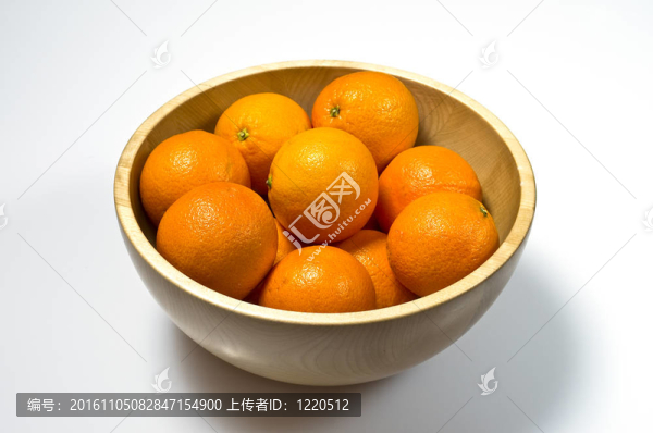 木籃子里的橙子
