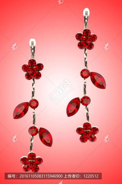 時(shí)尚與耳環(huán)的時(shí)尚概念