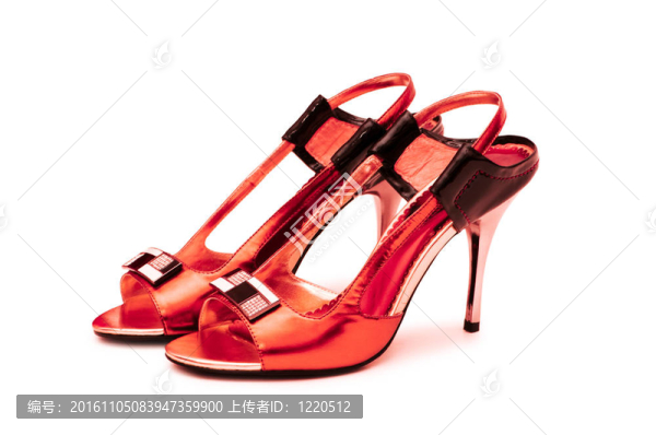 白色背景上的女性鞋