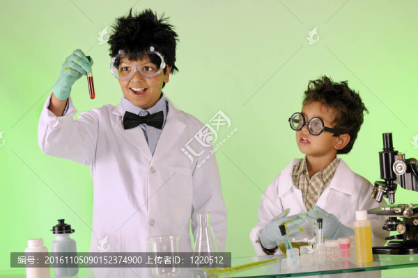 瘋狂的科學家在工作