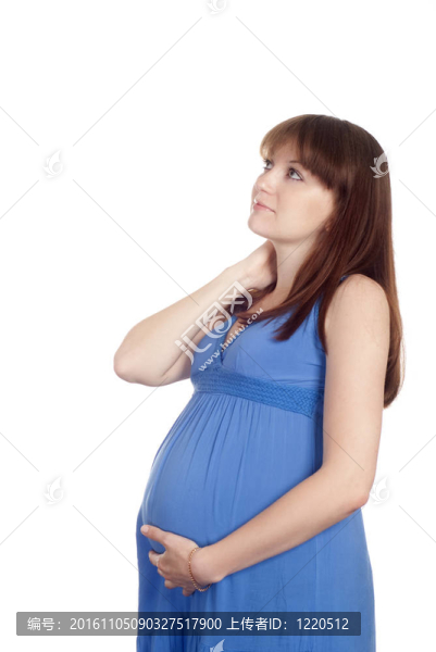 穿著裙子的孕婦