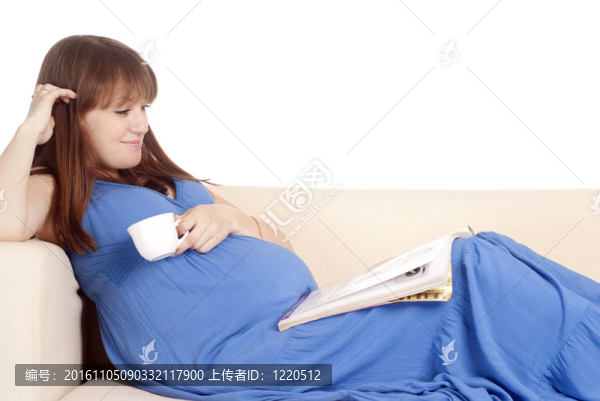 懷孕的女孩說(shuō)謊