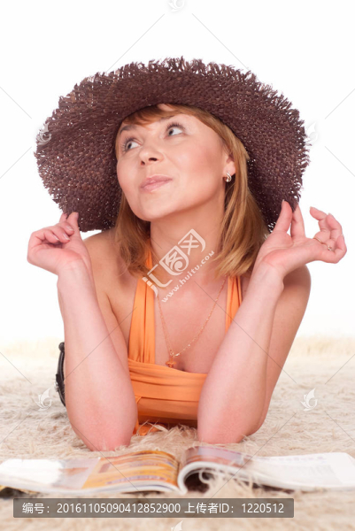 可愛的戴帽子的女人