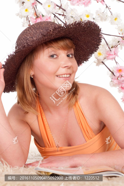 年輕的女人閱讀