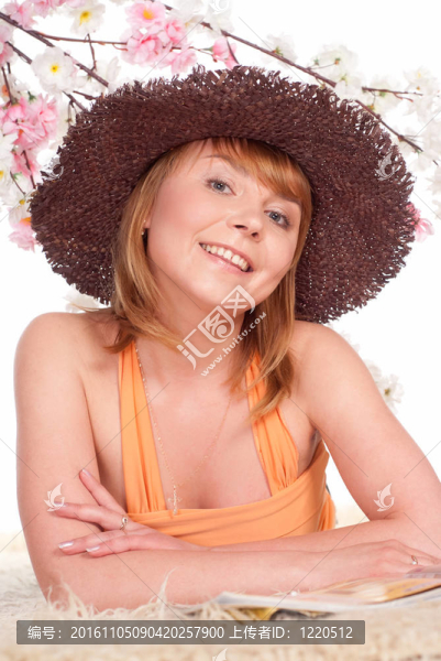 年輕的女人閱讀