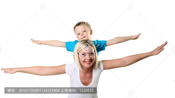 母親與兒子在工作室