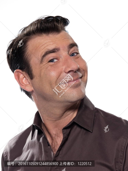 英俊男子肖像微笑