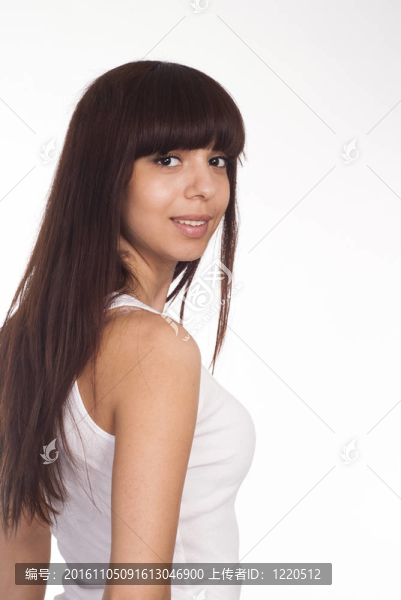 可愛的女孩冒充