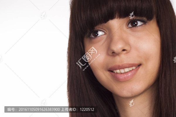 可愛的女孩冒充