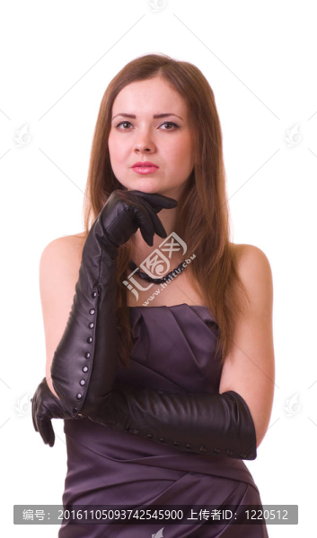 穿著性感的年輕女人