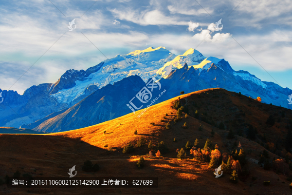 格聶神山風(fēng)光