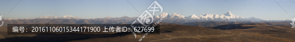 貢嘎山全景