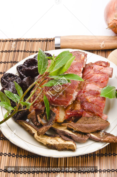 煙熏肉酸菜