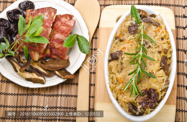 煙熏肉酸菜