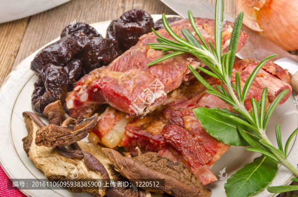 煙熏肉酸菜
