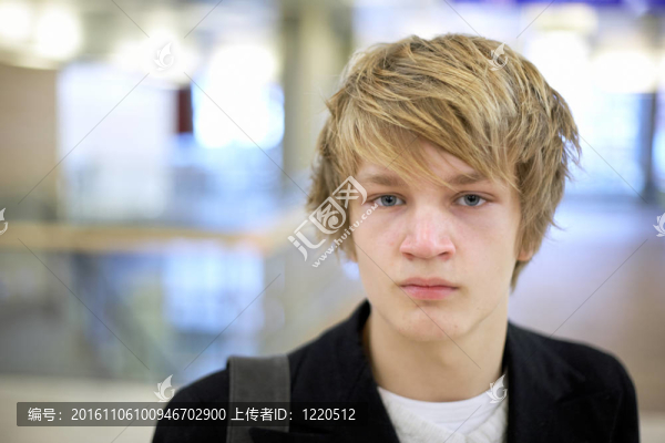 十幾歲的男孩