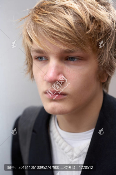 十幾歲的男孩