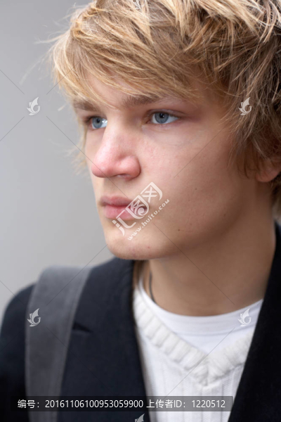 十幾歲的男孩